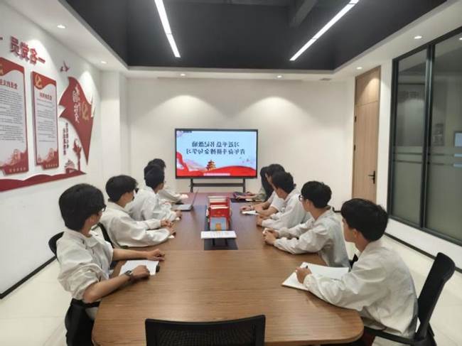 会议室里的人们 AI 生成的内容可能不正确。